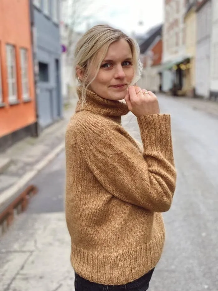 Caramel sweater by PetiteKnit, No 1 yarn kit (ex pattern)