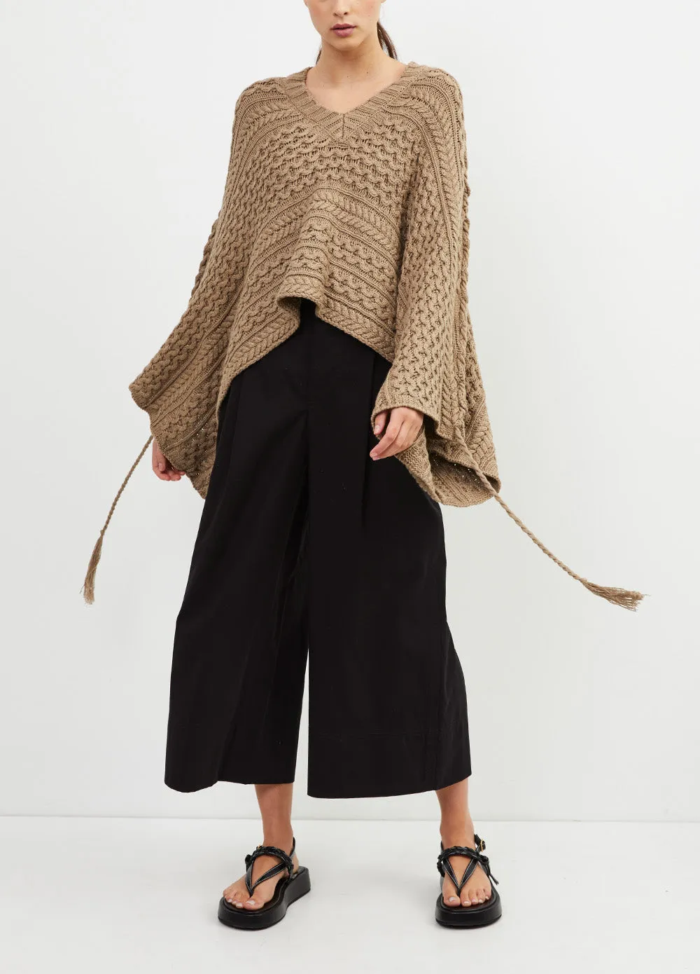 Cropped V-Neck Cable knit