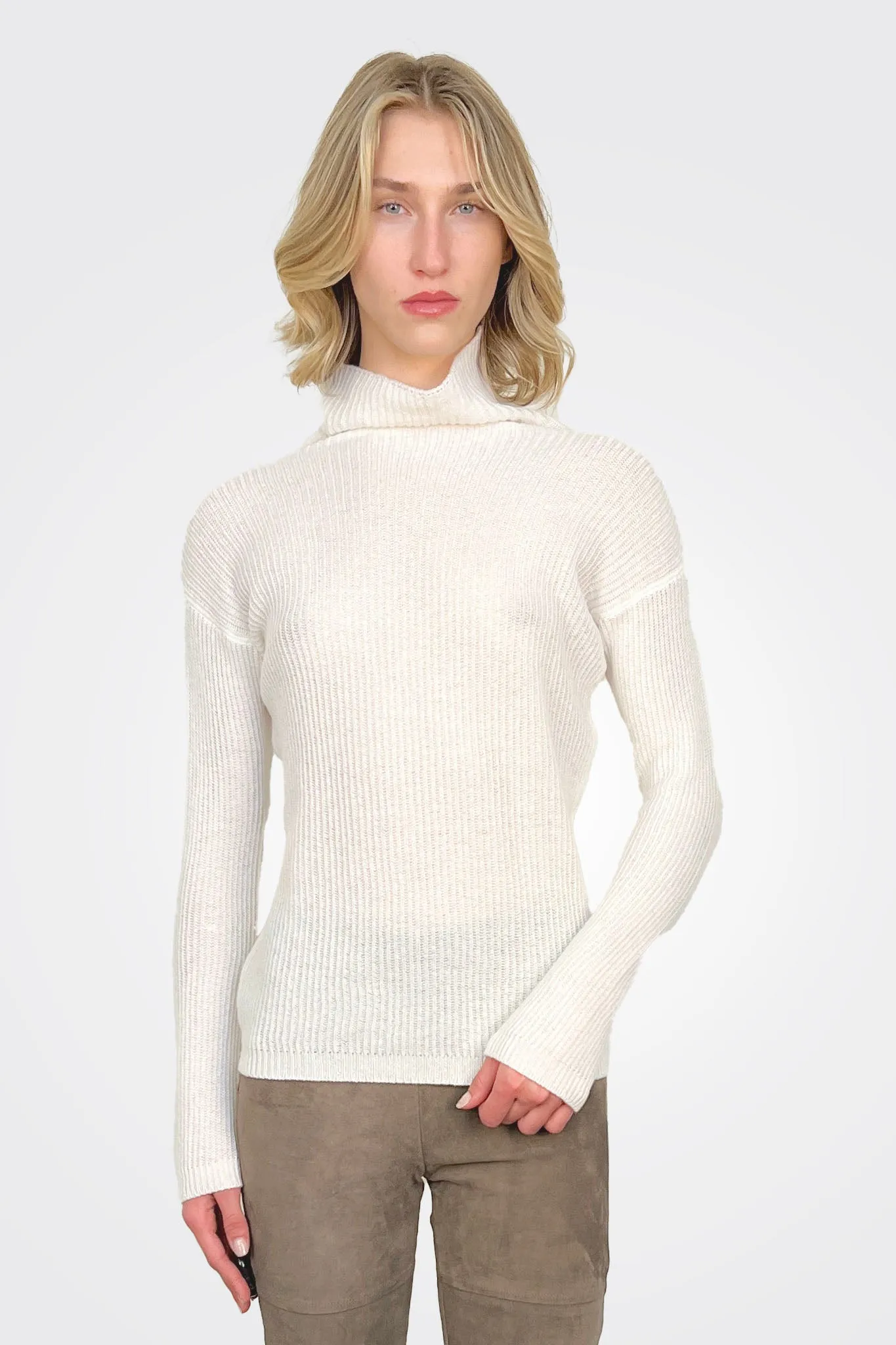 Fitted Turtleneck Sweater - Off White