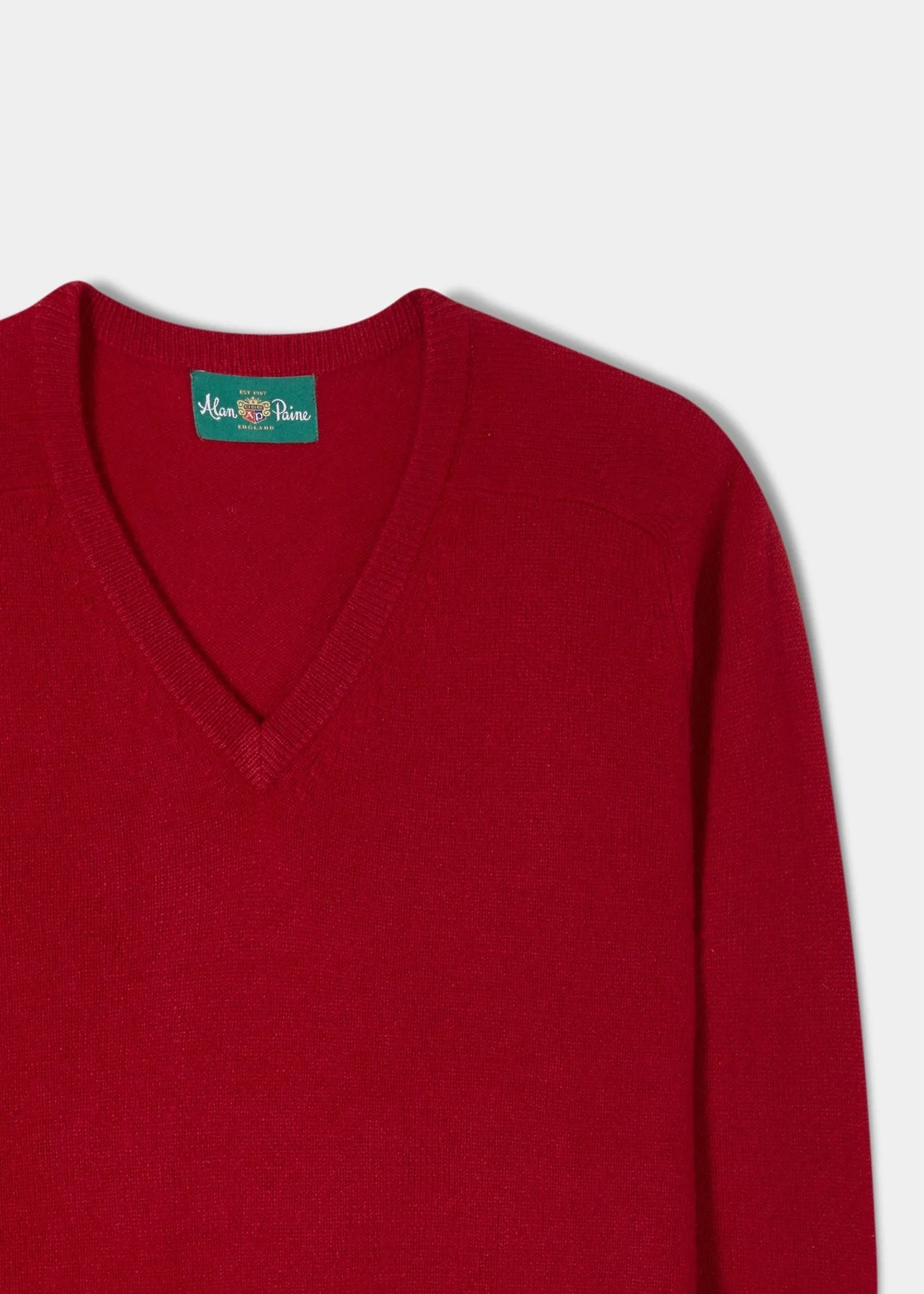 Kilsyth Lambswool Jumper in Dubonnet - Regular Fit