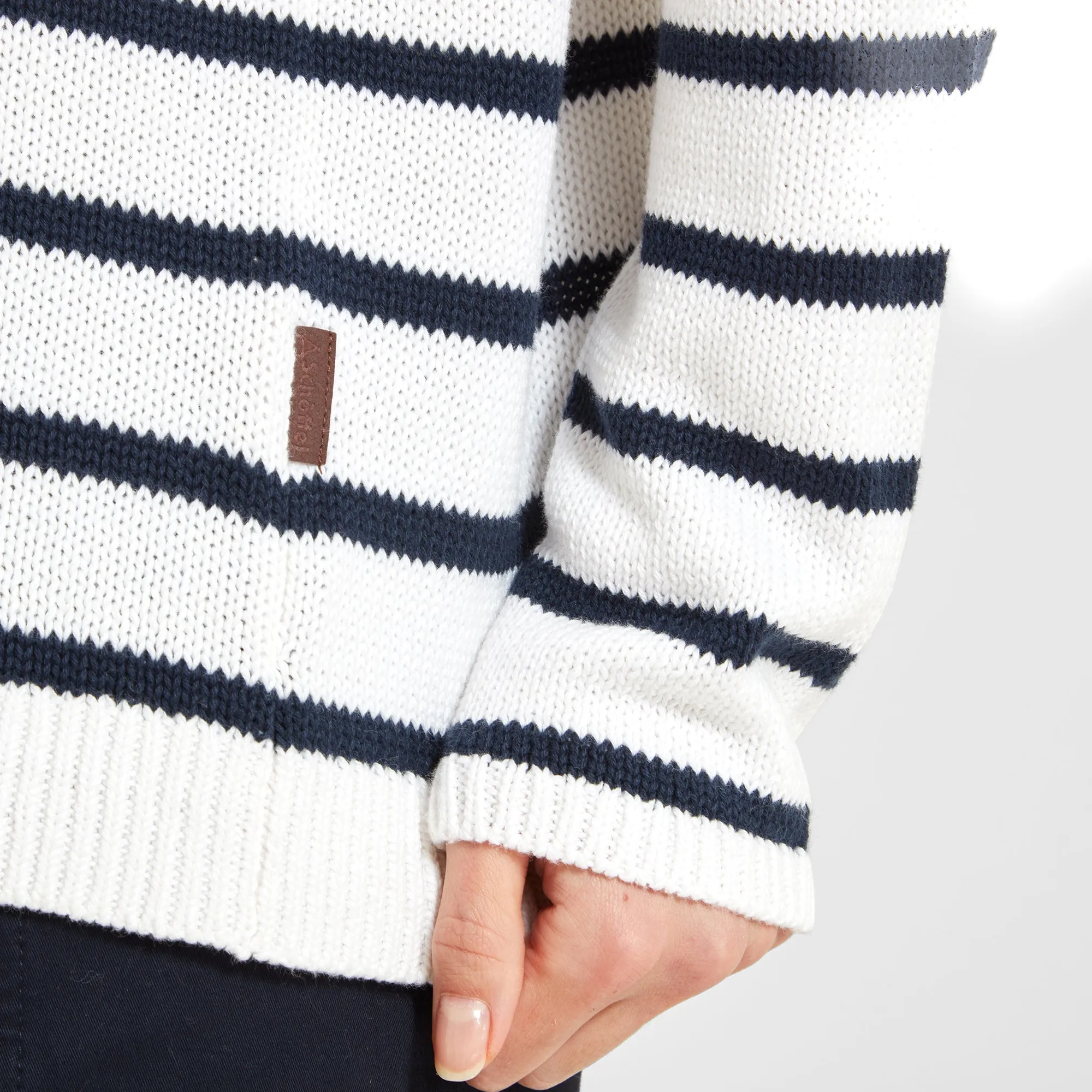 Lee Bay Jumper - Soft White/Navy