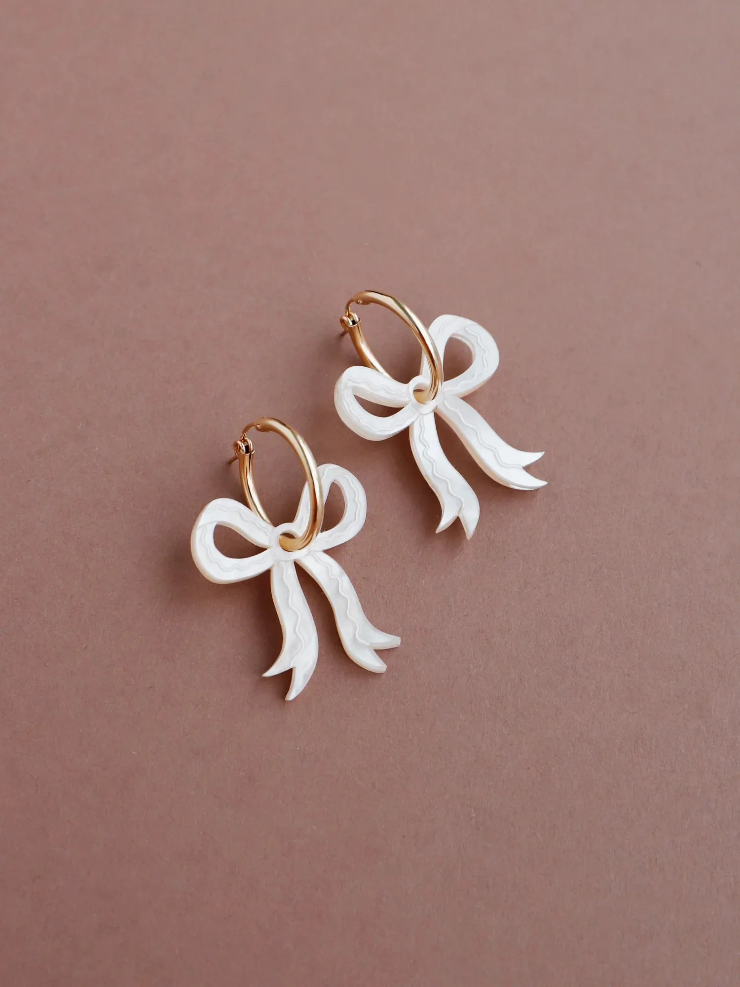 Mini Bow Hoops Cream