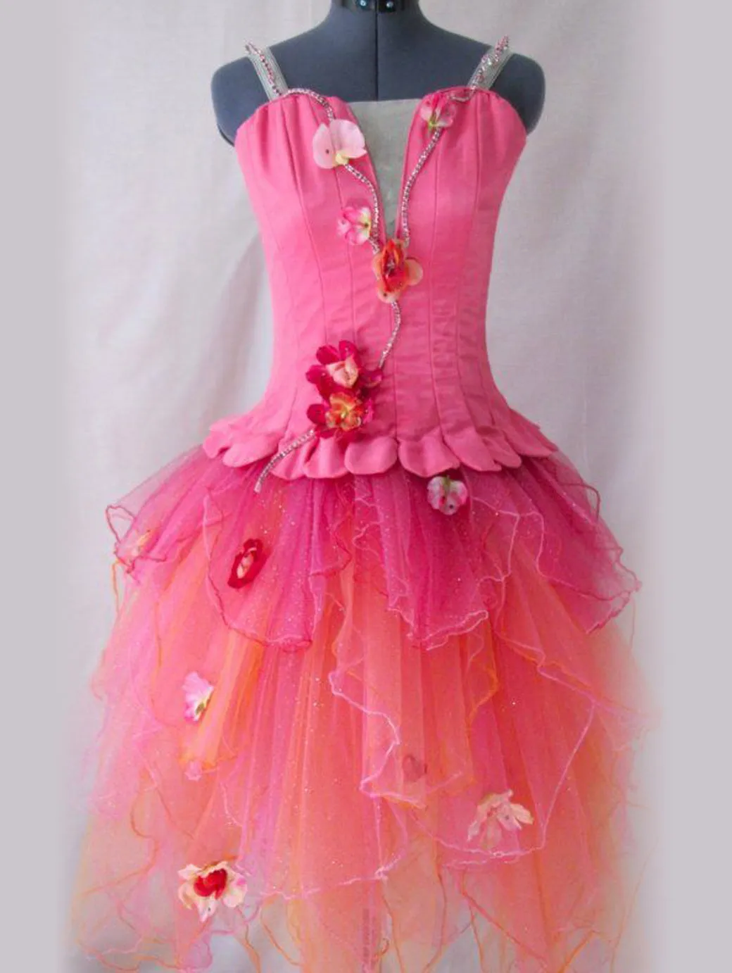 Romantic Performance Tutu Course Kit: Roll-Hemmed Petaled Flower Tutu