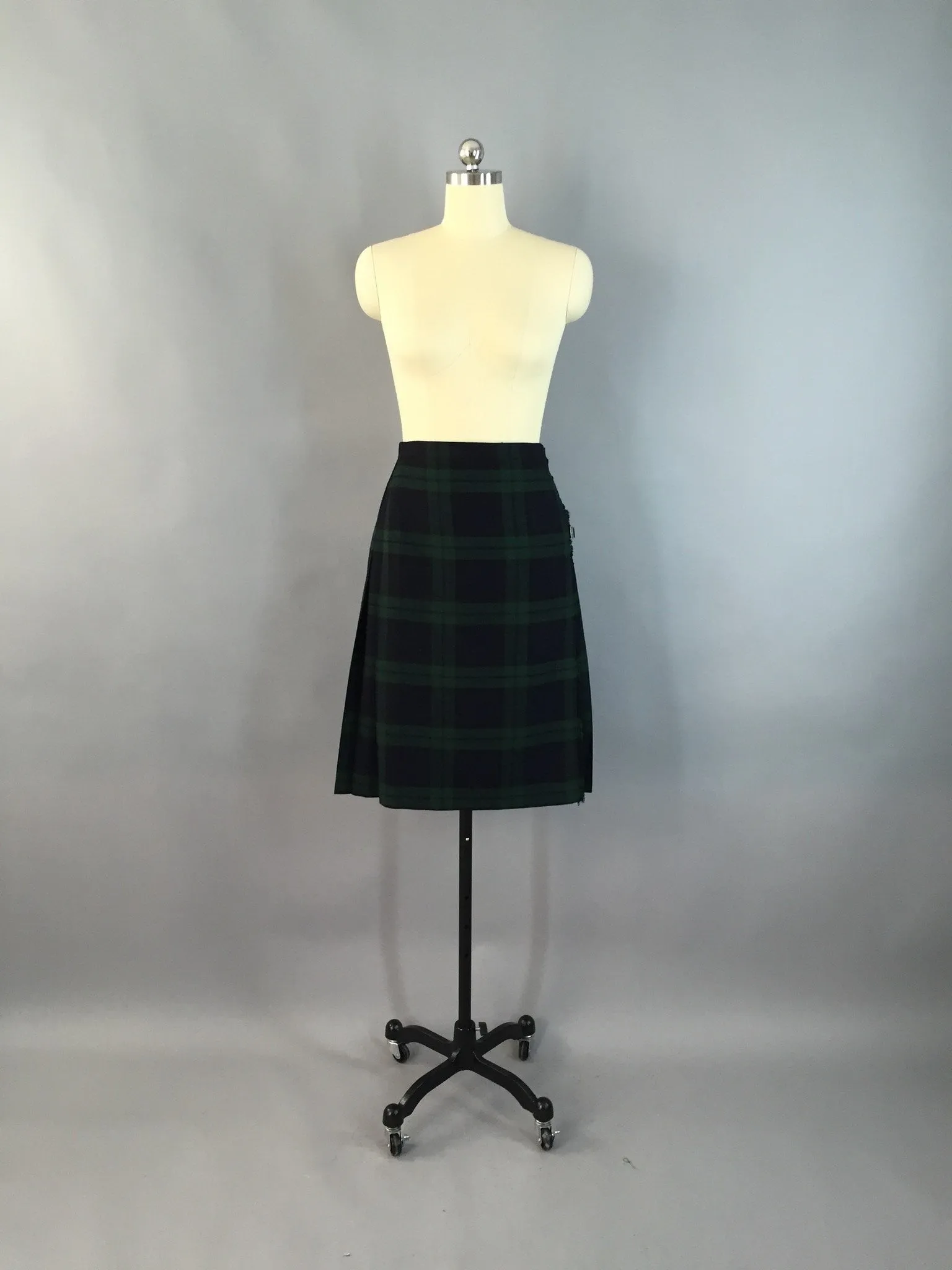 Vintage Wool Kilt / Plaid Skirt / Black Watch Campbell Clan Tartan