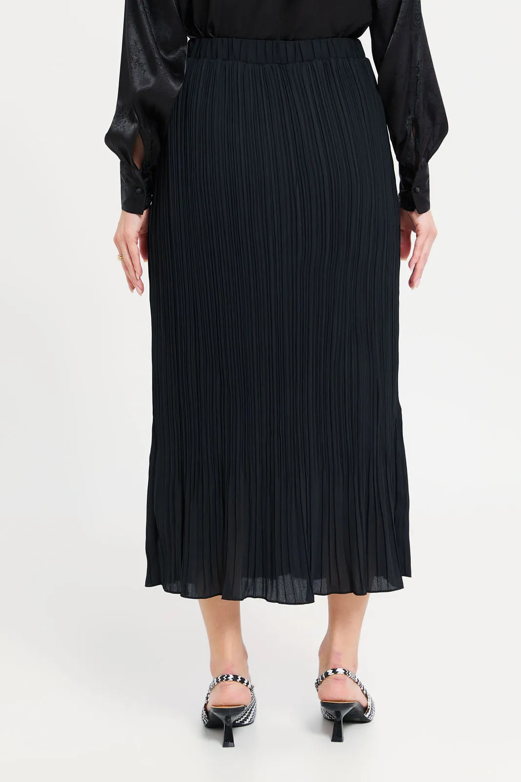 Women Black Belted Pleated Skirt